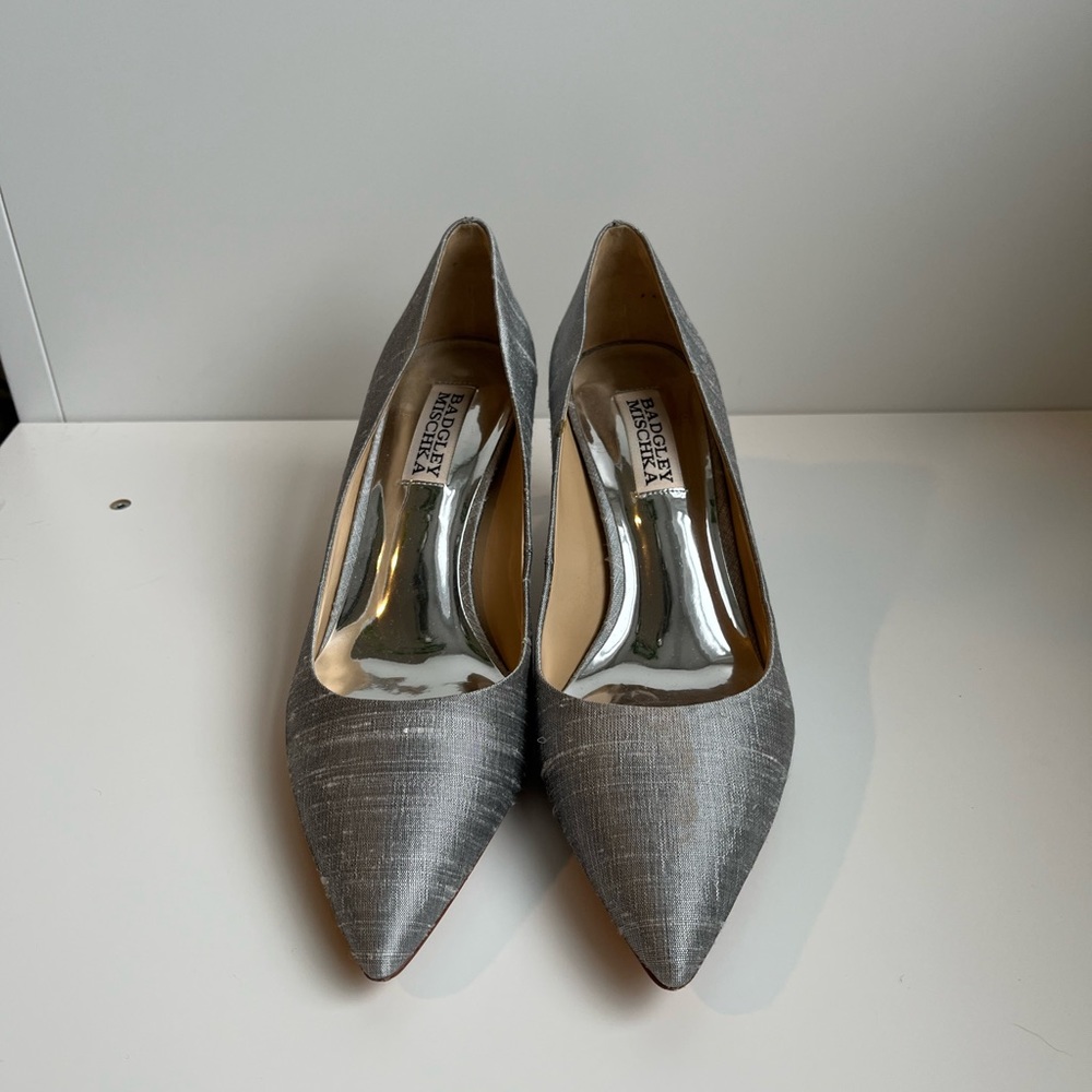 Badgley Mischka Grey Linen Kitten Heels